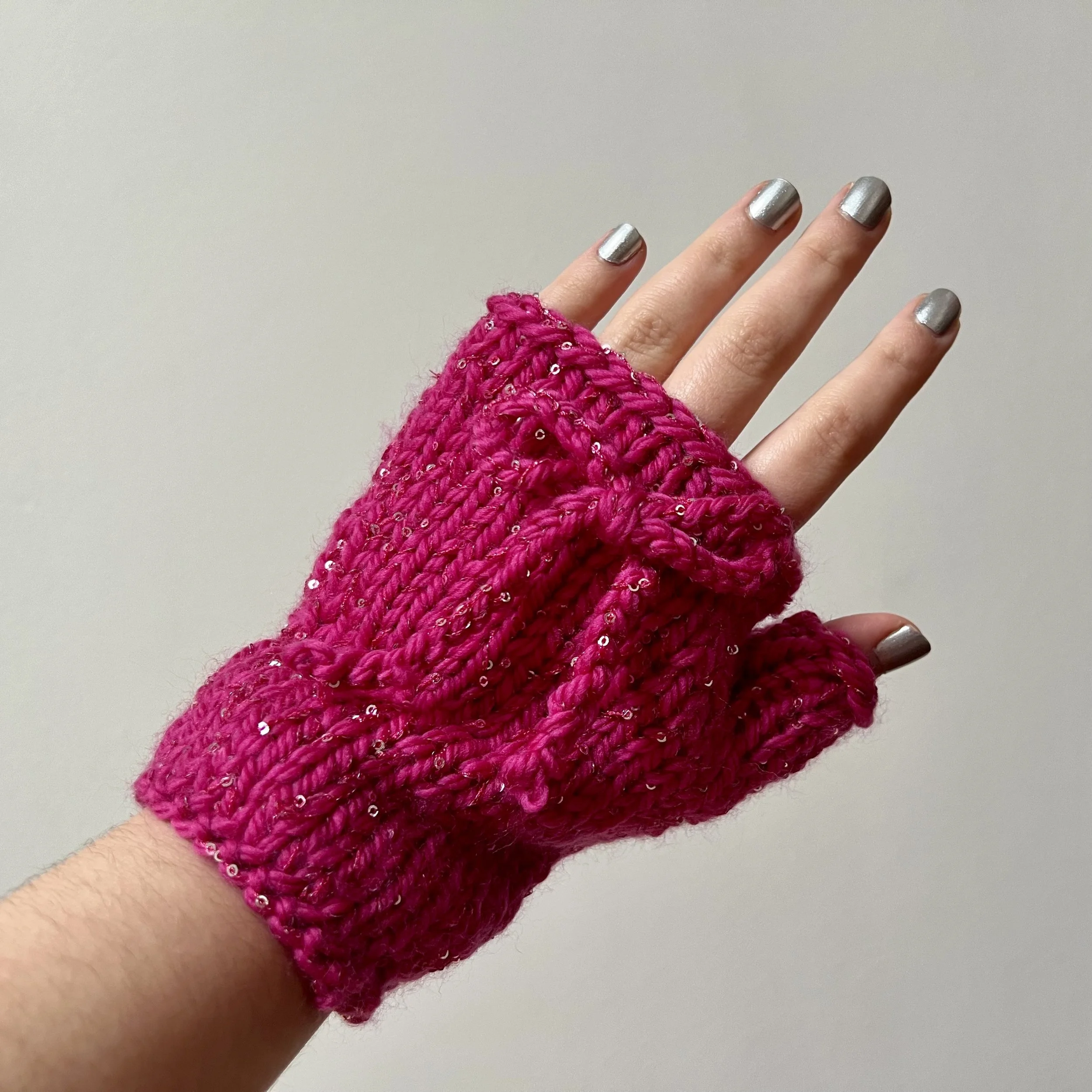 fingerless gloves — material grrrlz